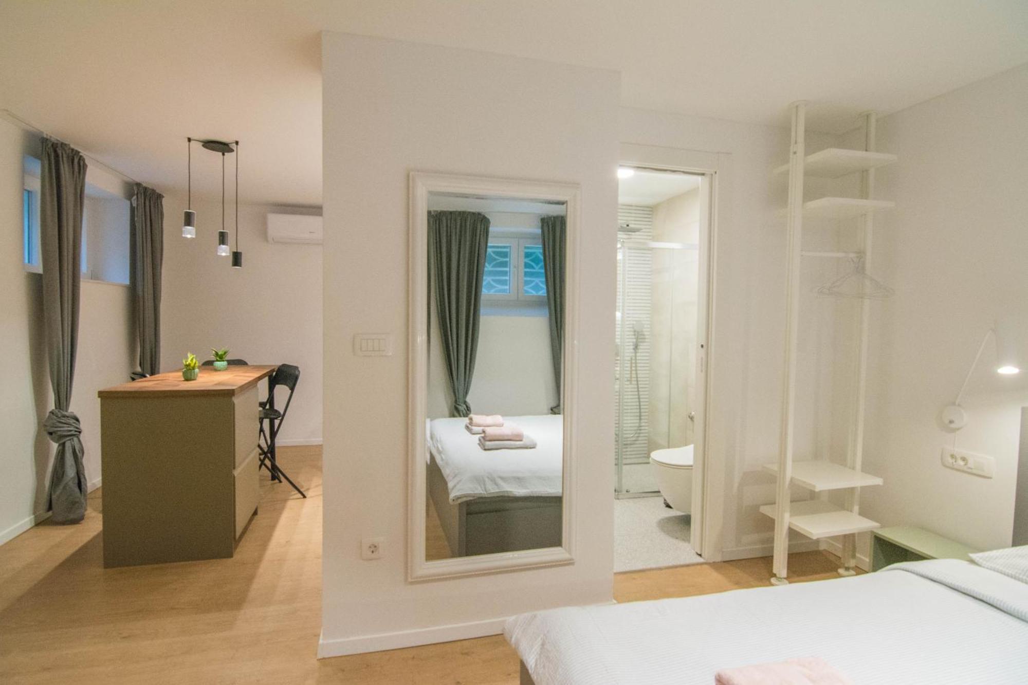 Romiru Rooms And Studio Apartment Split Exterior foto